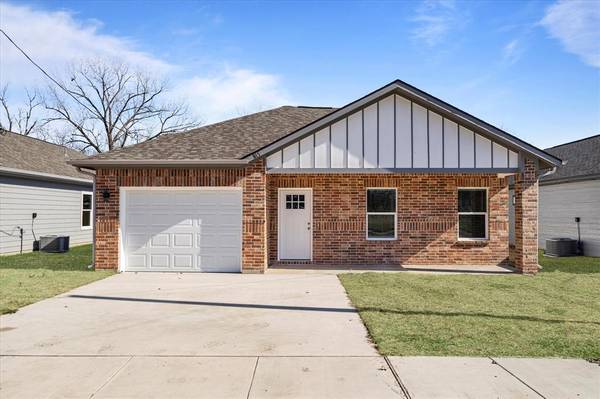 815 Sayle Street, Greenville, TX 75401