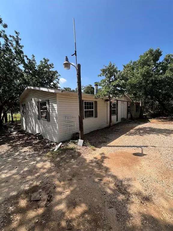 2109 Timber Top Trail, Joshua, TX 76058