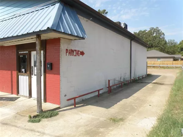 Palestine, TX 75801,2503 W Oak Street