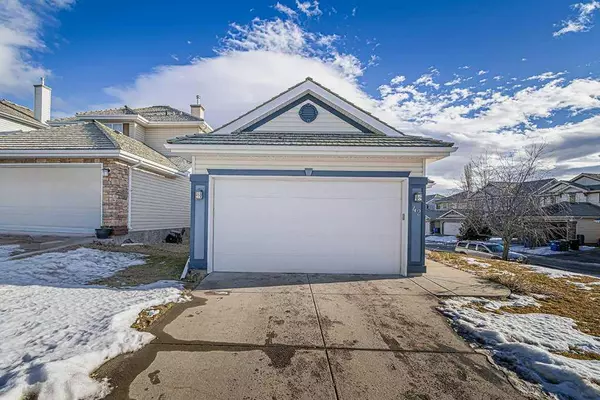 42 Spring CRES SW, Calgary, AB T3H 3V2