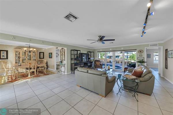 Pompano Beach, FL 33060,920 SE 4 Avenue