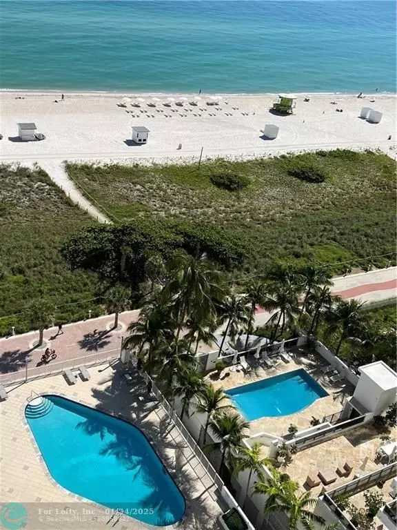 Miami Beach, FL 33140,5825 Collins Ave  #PH2N