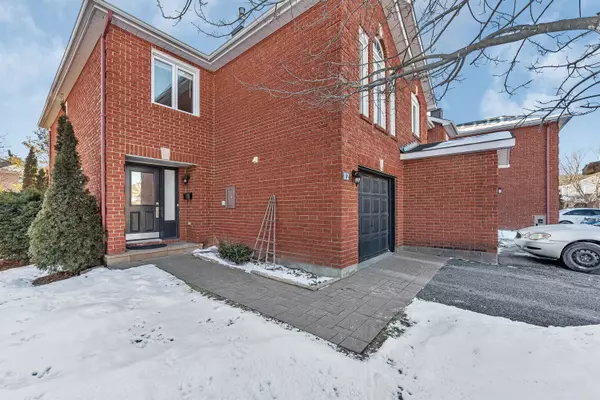 Ottawa, ON K2K 2T3,12 Longboat CT