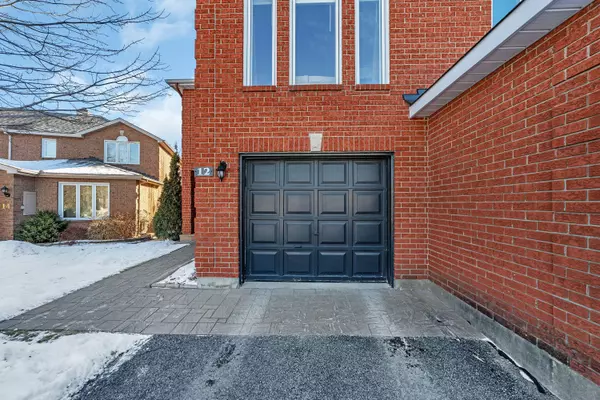 Ottawa, ON K2K 2T3,12 Longboat CT