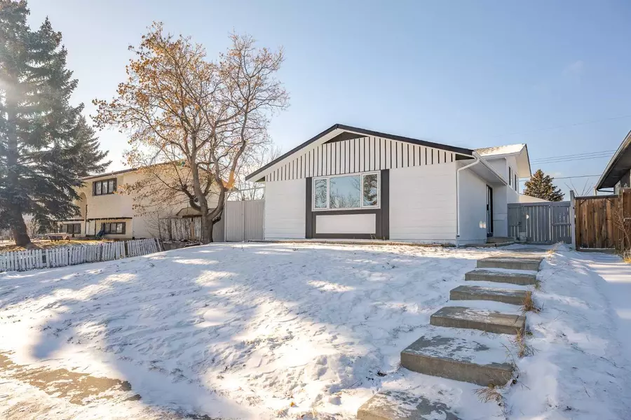 6163 Penworth RD Southeast, Calgary, AB T2A 4J9