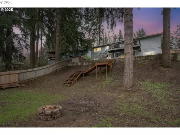 Estacada, OR 97023,891 NE Foothills