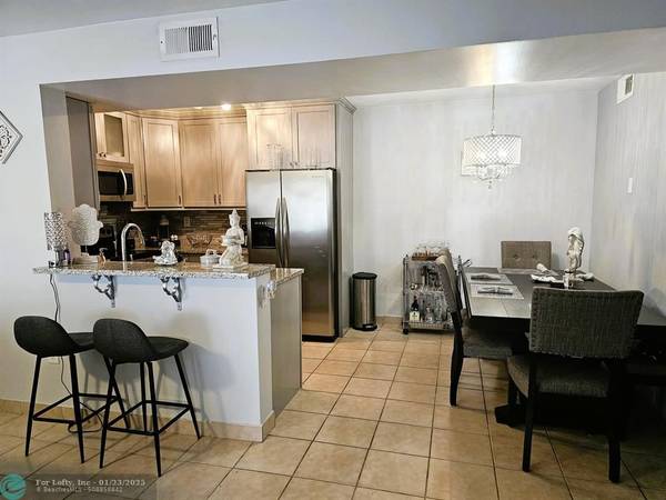 Hollywood, FL 33025,251 Palm Cir W  #108