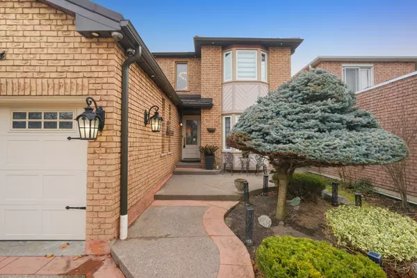 Mississauga, ON L5M 4T5,1639 Meadowfield CRES