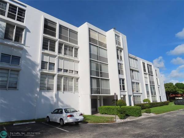 6923 Cypress Rd  #14D,  Plantation,  FL 33317