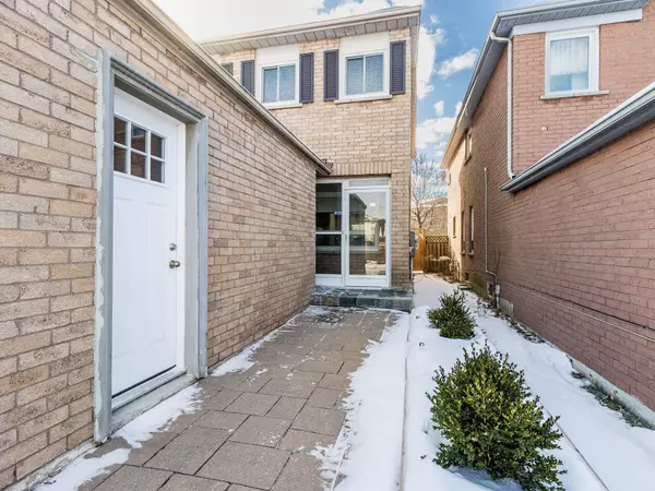 Brampton, ON L6S 4Y9,34 Niagara PL