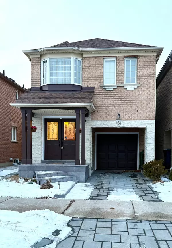 6 Via Cassia DR #Main, Toronto W04, ON M6M 5K8