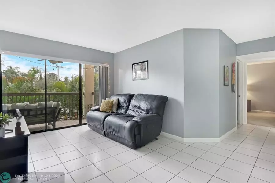 701 NW 19th St  #206, Fort Lauderdale, FL 33311