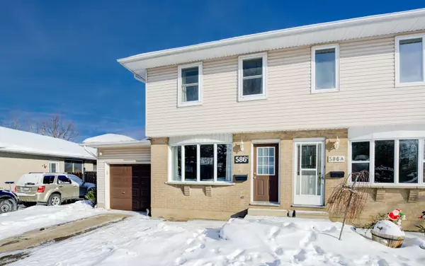 Waterloo, ON N2L 4W3,586 Mount Anne DR #B