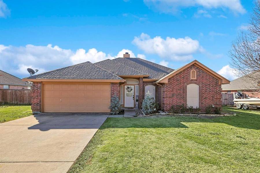 207 White Wing Drive, Krum, TX 76249