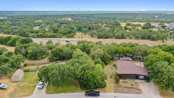 720 Segundo Drive,  Runaway Bay,  TX 76426