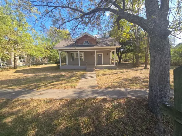 602 E 11th Street, Kemp, TX 75143