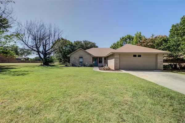 204 Lakeview Drive, Runaway Bay, TX 76426