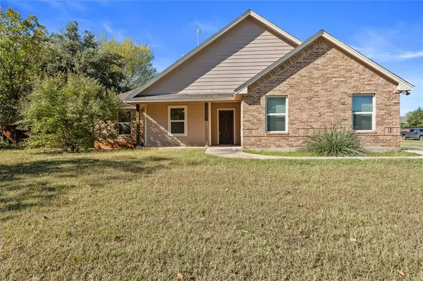 405 Kimbrough Road, Azle, TX 76020