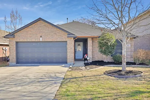 621 Chalk Knoll Road, Fort Worth, TX 76108