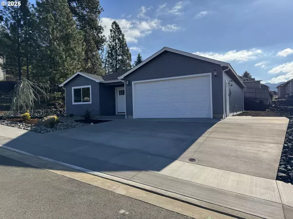 Myrtle Creek, OR 97457,1332 NE SIMPSON LN