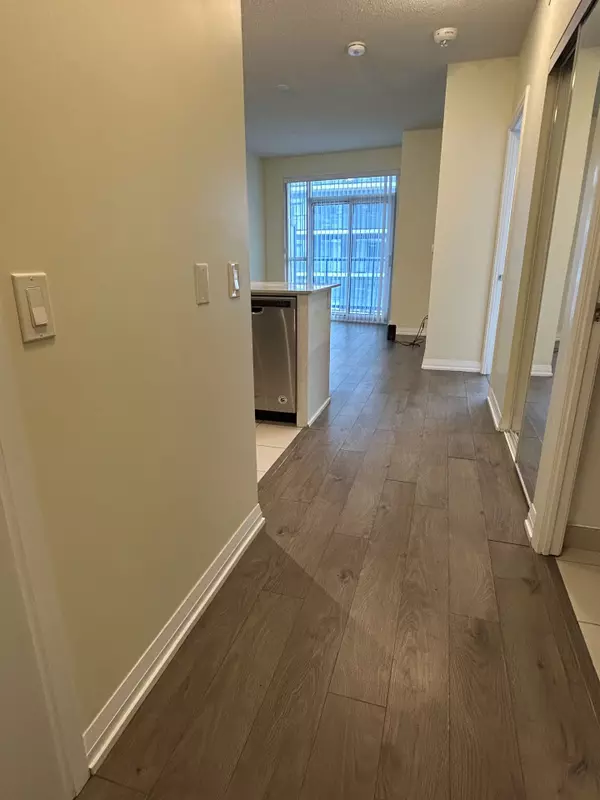 Mississauga, ON L5R 0G9,65 Watergarden DR #1302