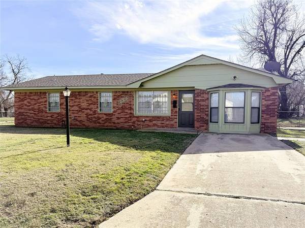 201 W Washington Avenue, Chickasha, OK 73018