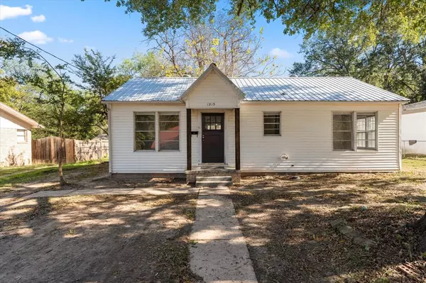 1315 Merritt Avenue, Mount Pleasant, TX 75455