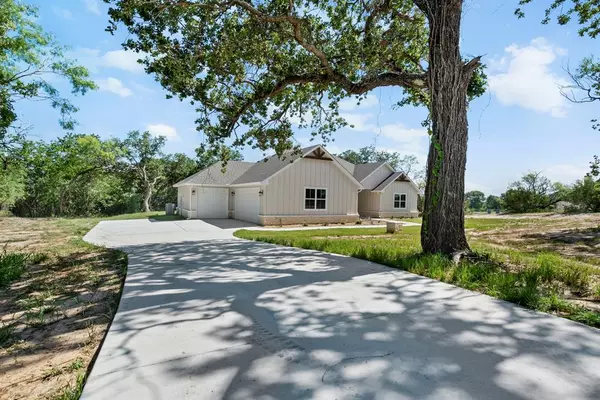 195 Graystone, Millsap, TX 76065