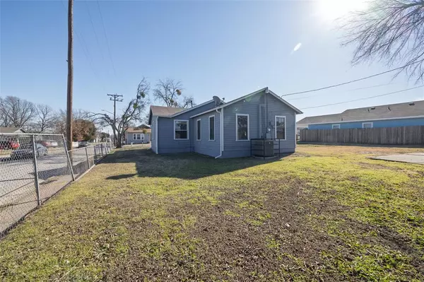 1300 Dreiss, Fort Worth, TX 76104