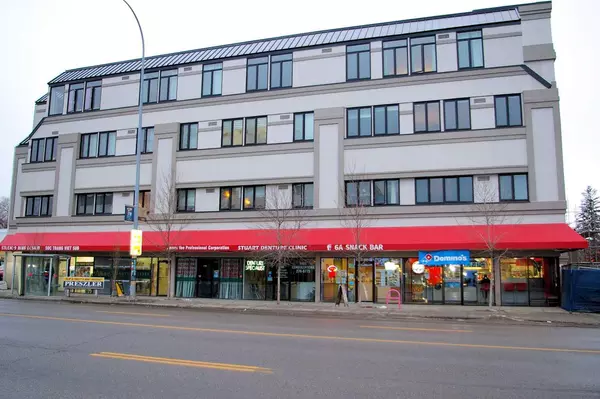 1015 Centre ST NW #5, Calgary, AB T2E 2P8