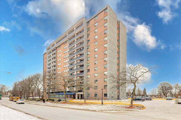 20 Gilder DR #1101, Toronto E08, ON M1K 5E1