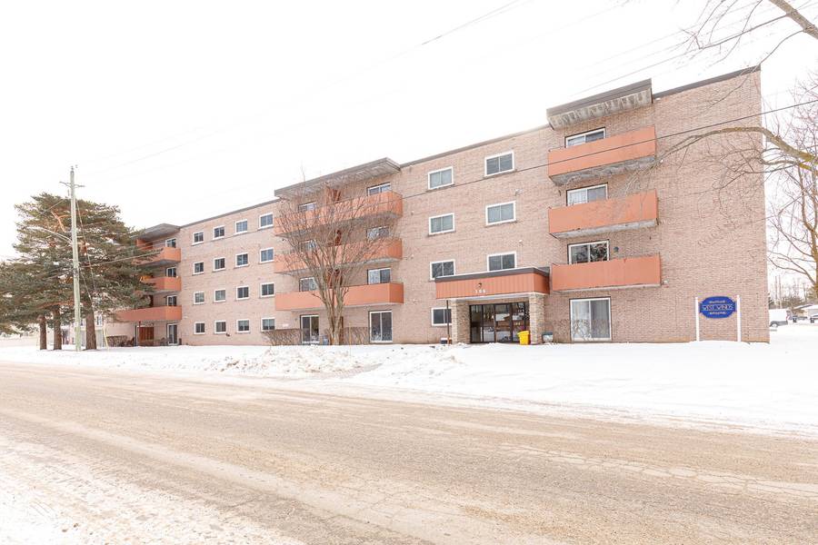 184 Eighth ST #203, Collingwood, ON L9Y 2C8