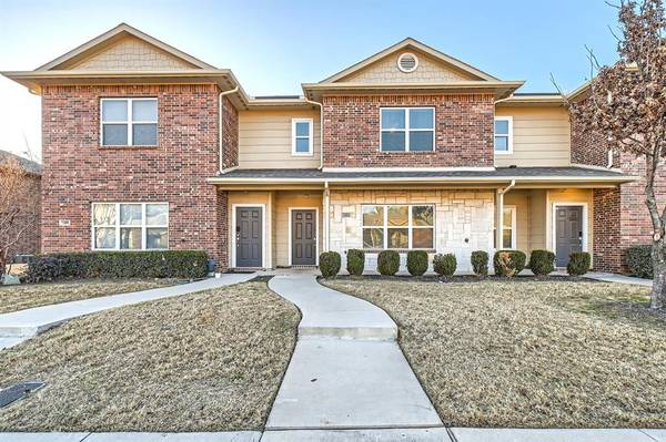 1404 Lake Crest Lane, Lewisville, TX 75057