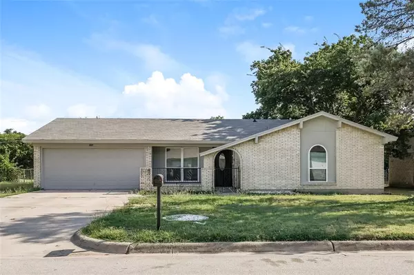 3609 Cobblestone Drive, Forest Hill, TX 76140