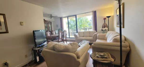 Mississauga, ON L5N 2C7,2929 Aquitaine AVE #310