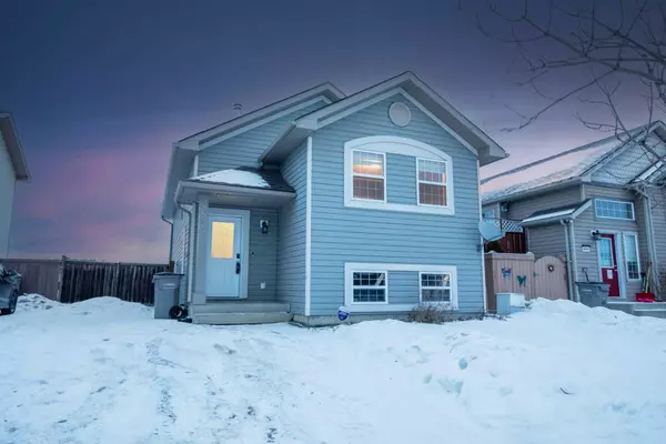 8844 67 AVE, Grande Prairie, AB T8W 2X9