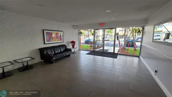 North Miami Beach, FL 33162,16800 NE 15th Ave  #315