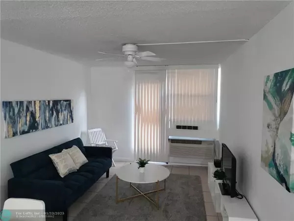 Coral Springs, FL 33065,2771 Riverside Dr  #207 A