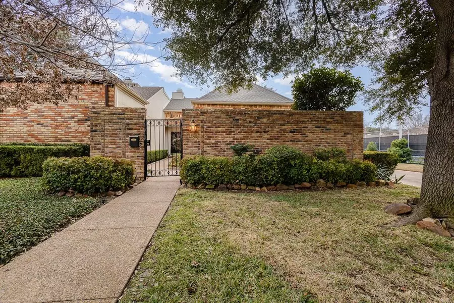 7027 Regalview Circle, Dallas, TX 75248