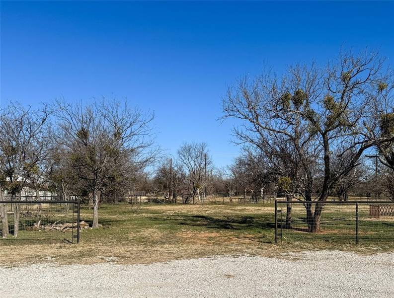 1405 B Avenue, Cisco, TX 76437