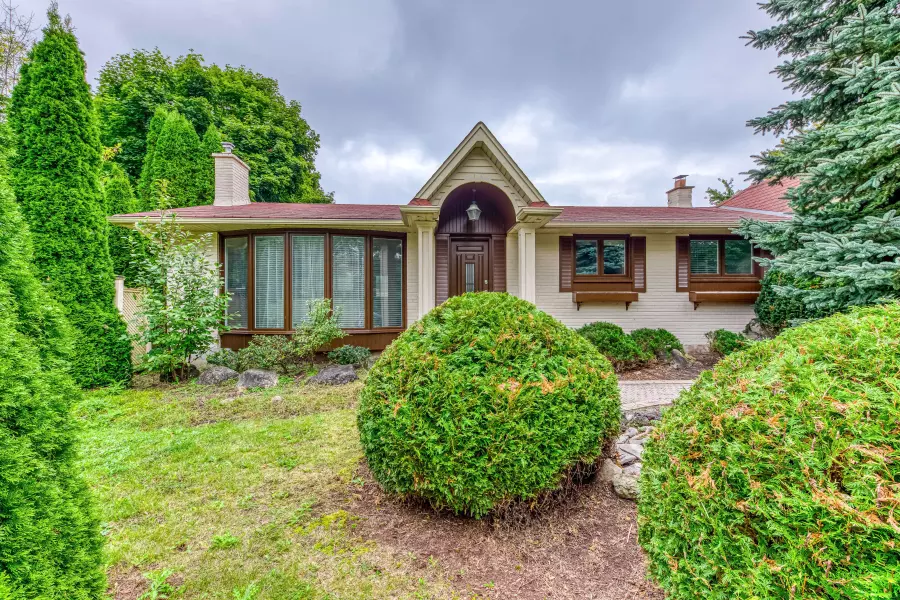 1225 Lambeth RD, Oakville, ON L6H 2E1