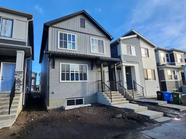 105 Lucas PL NW, Calgary, AB T3P 2E5