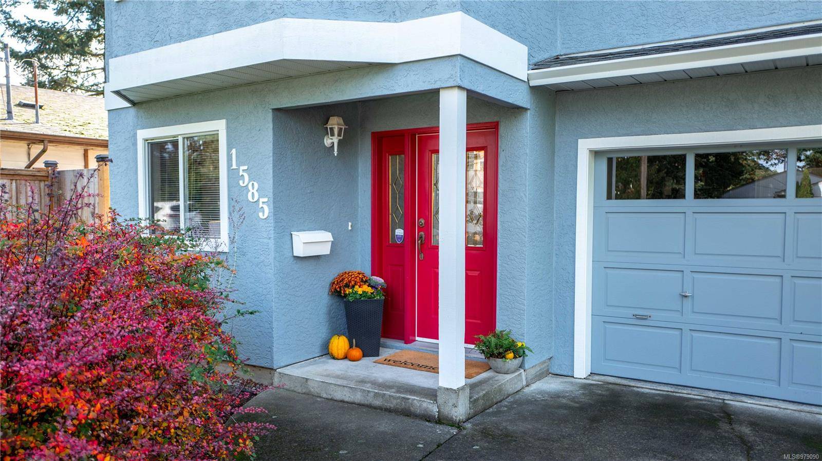 Saanich, BC V8N 2L4,1585 San Juan Ave