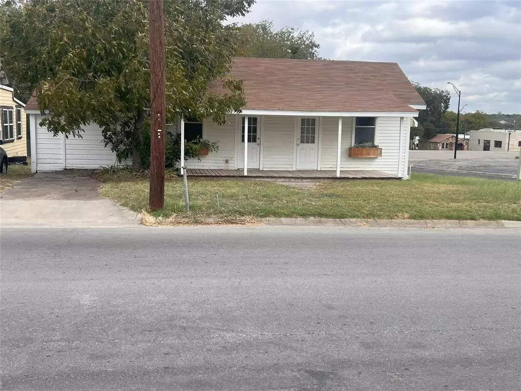 Weatherford, TX 76086,202 W Spring Street