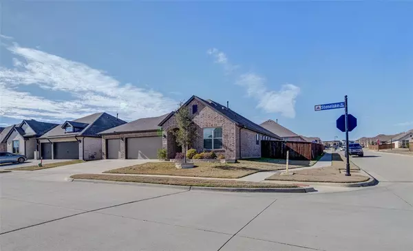 5413 Stonelake Drive, Haltom City, TX 76137