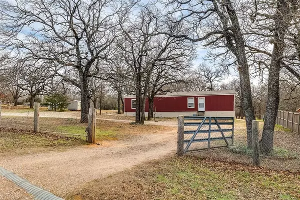 8808 Cahill Drive, Alvarado, TX 76009