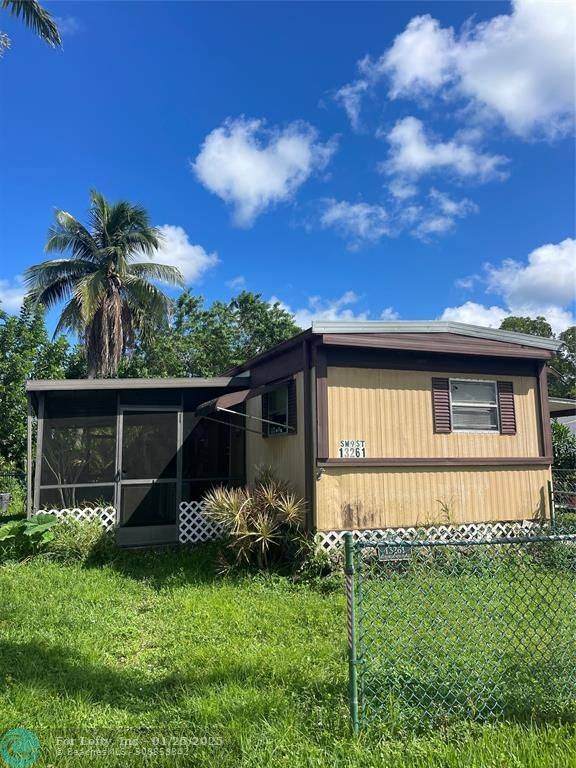 13261 SW 9, Davie, FL 33325