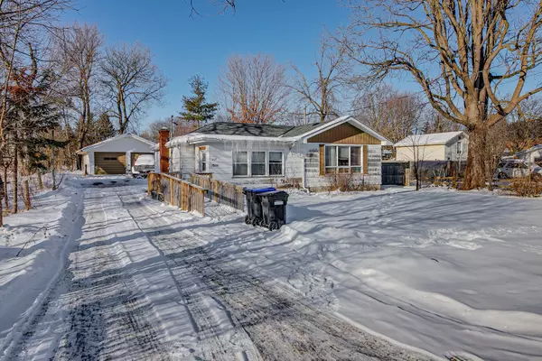 Innisfil, ON L9S 1L4,7866 Yonge ST