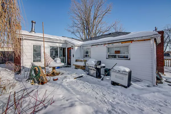 Innisfil, ON L9S 1L4,7866 Yonge ST