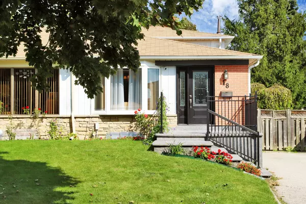 18 CHIPWOOD CRES, Peel, ON L6V 2E5